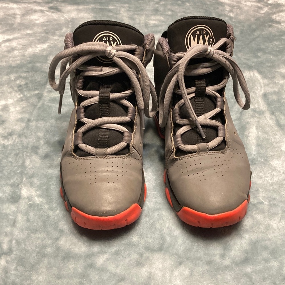 Boys Nike air size 1Y